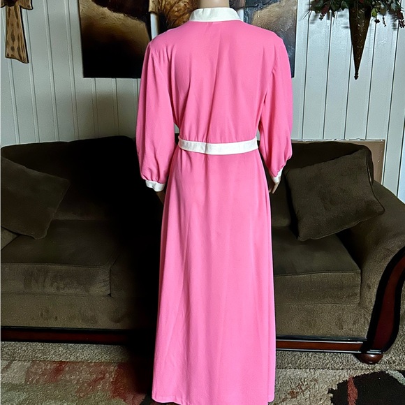 Vintage • 1970’s • Pink/ White • Size Medium • Robe • Floral • Embroidery - Picture 14 of 16